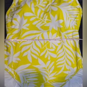 🌞 Kate Spade Swimsuit - Size XL 🌴